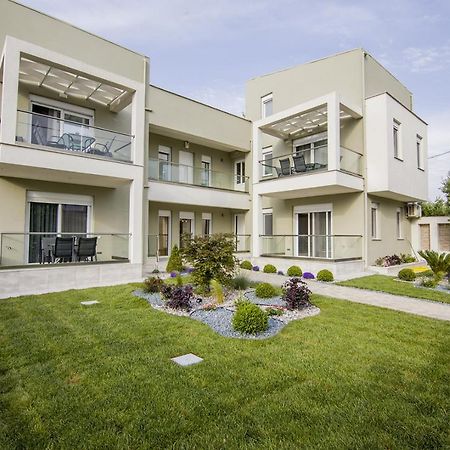 Armonia Resort Ofrinion Bagian luar foto