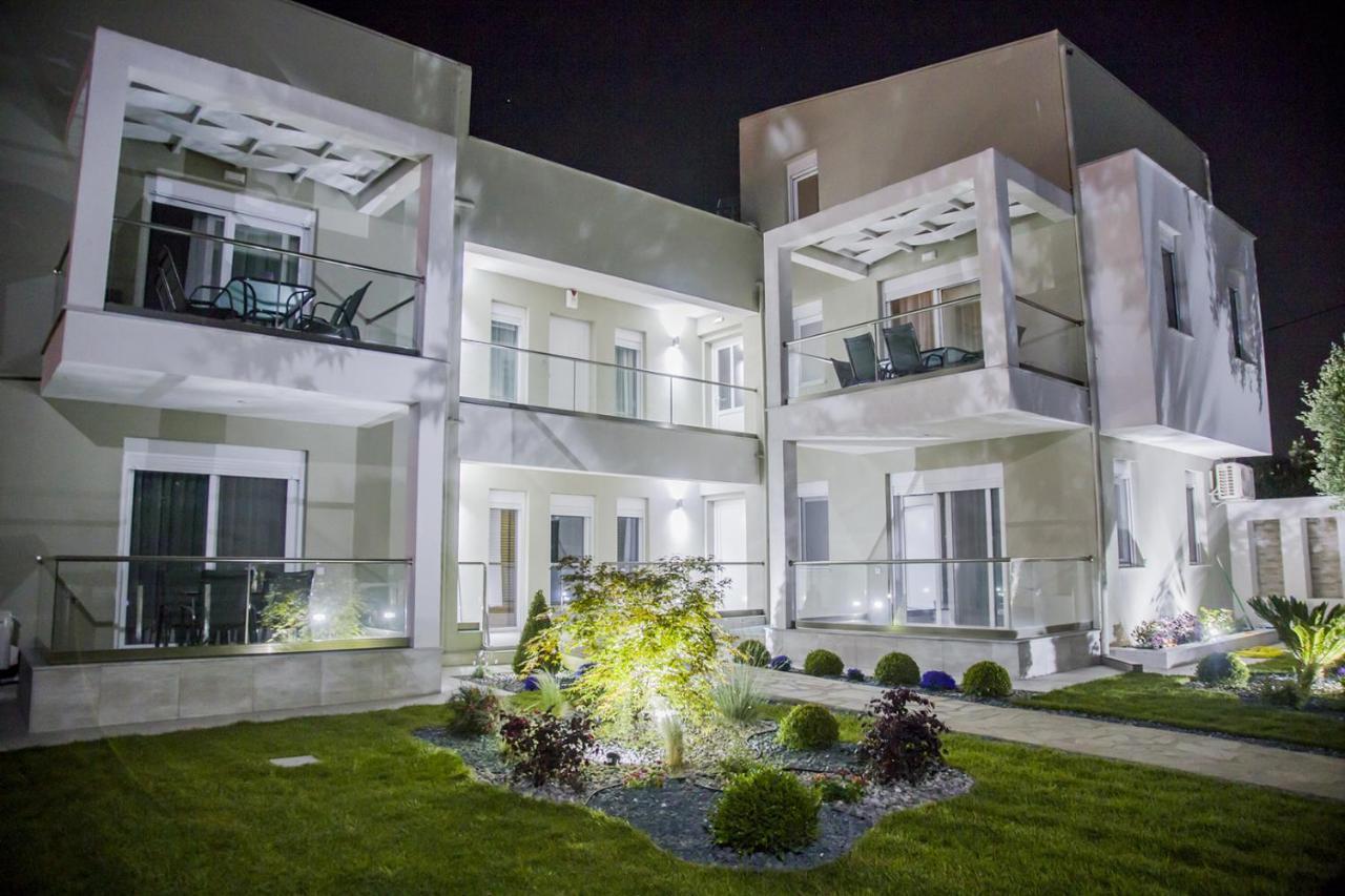 Armonia Resort Ofrinion Bagian luar foto