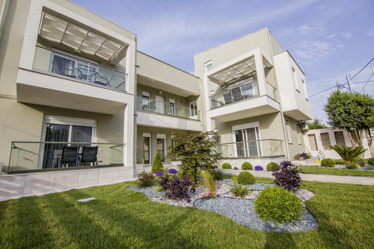 Armonia Resort Ofrinion Bagian luar foto