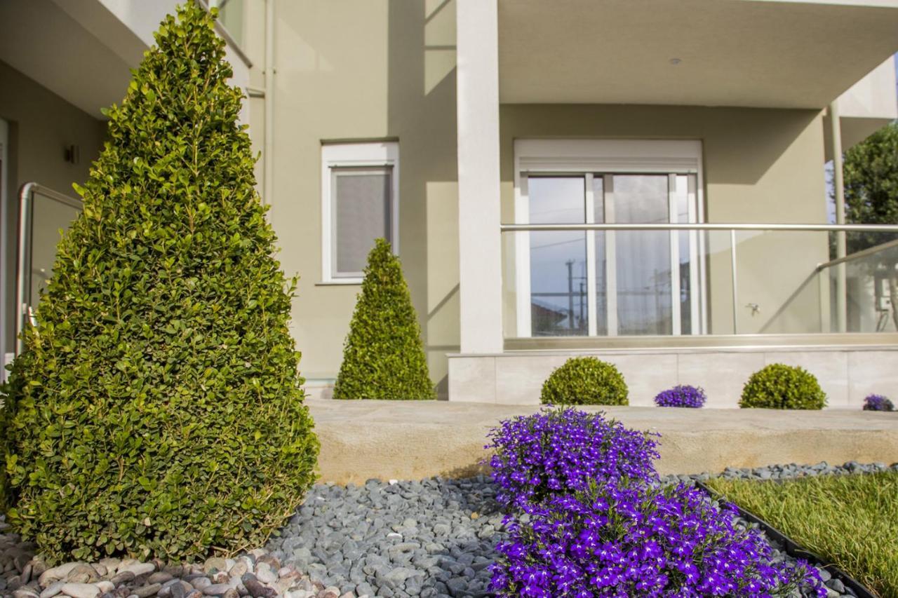 Armonia Resort Ofrinion Bagian luar foto