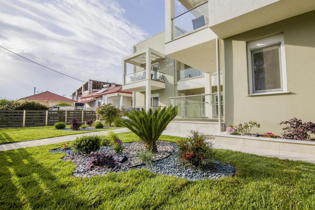 Armonia Resort Ofrinion Bagian luar foto