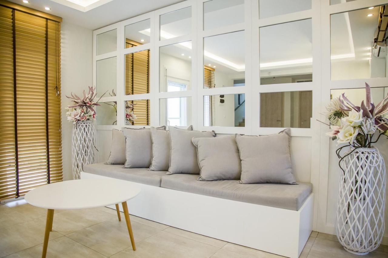 Armonia Resort Ofrinion Bagian luar foto