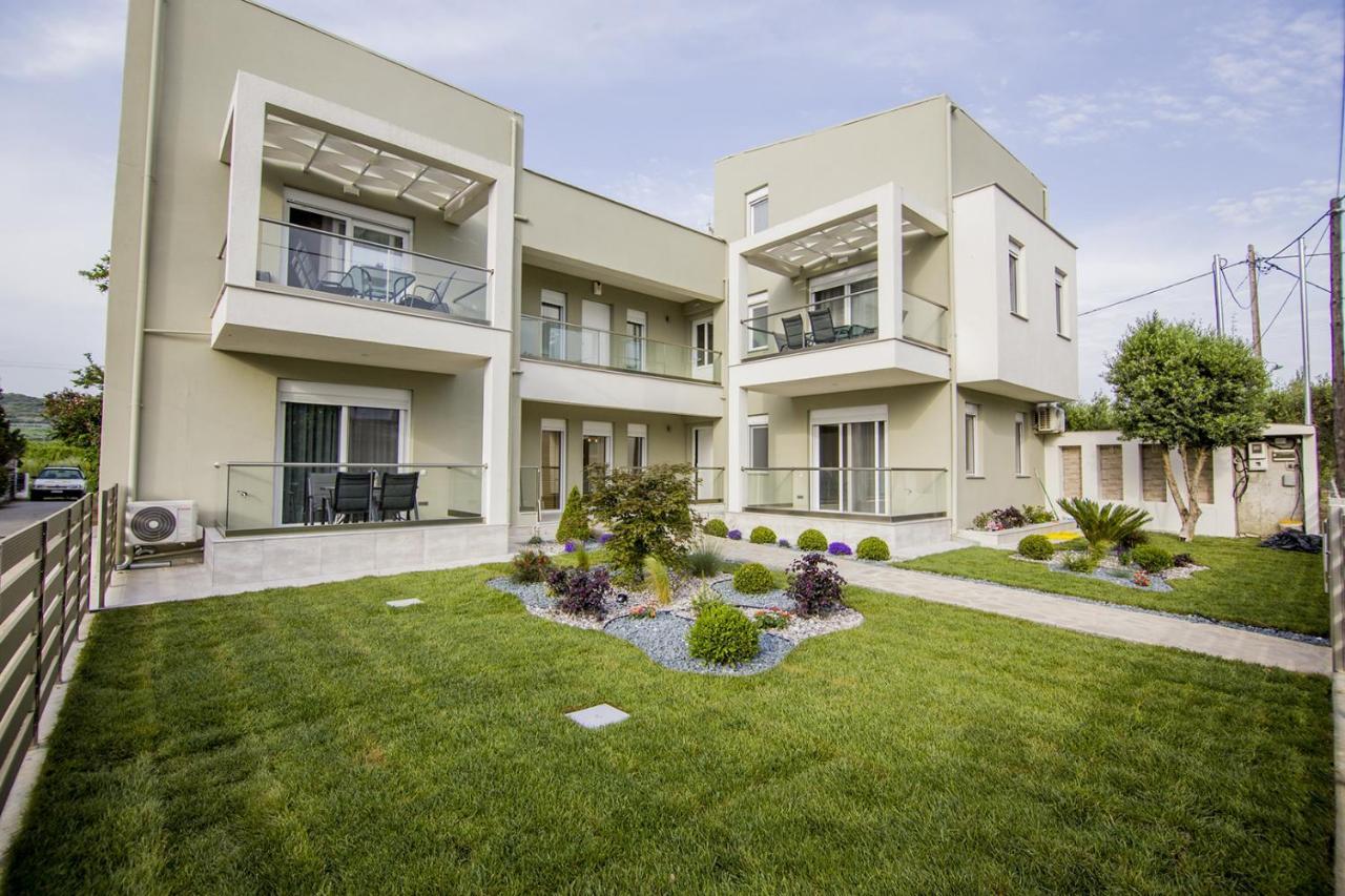 Armonia Resort Ofrinion Bagian luar foto