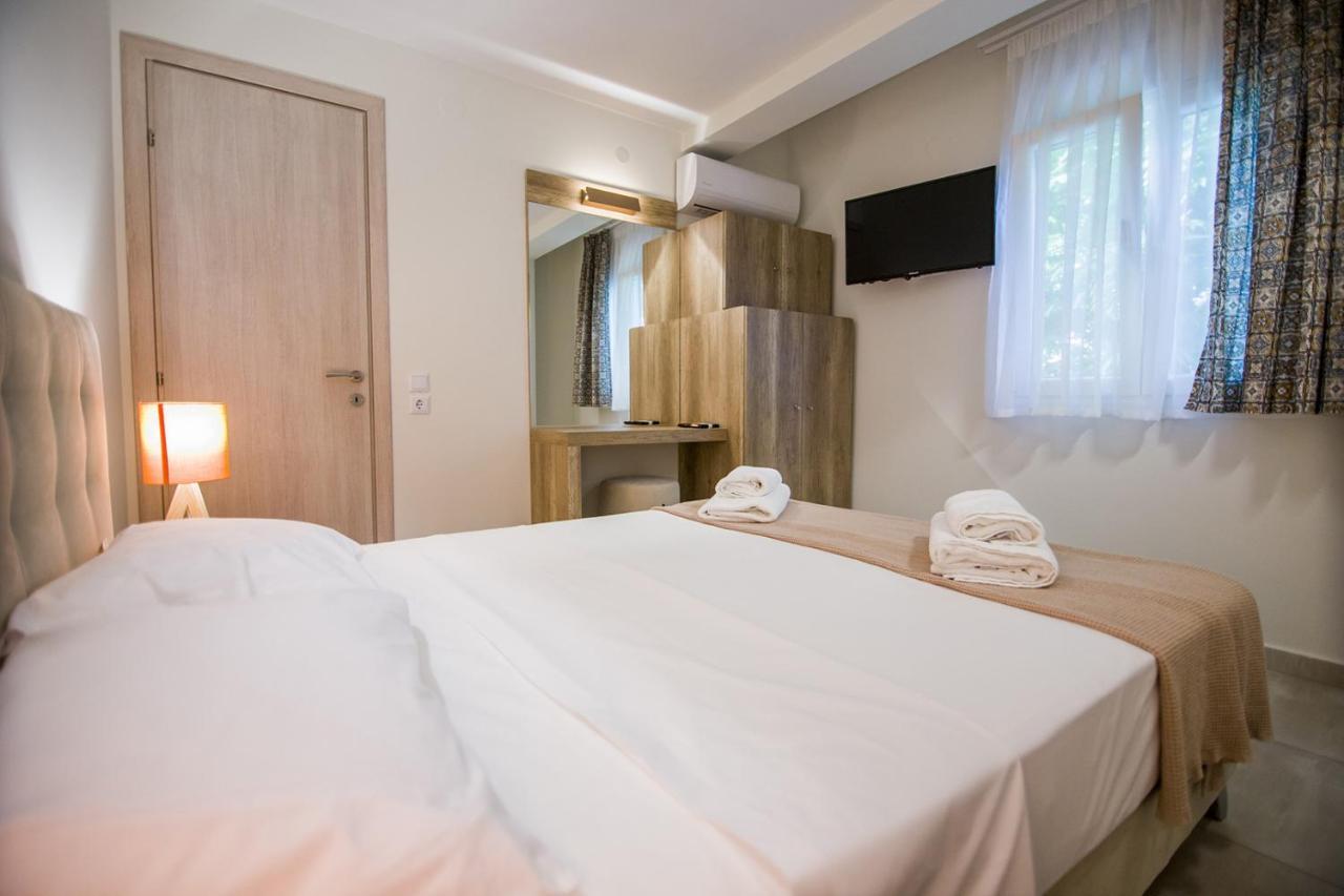 Armonia Resort Ofrinion Bagian luar foto